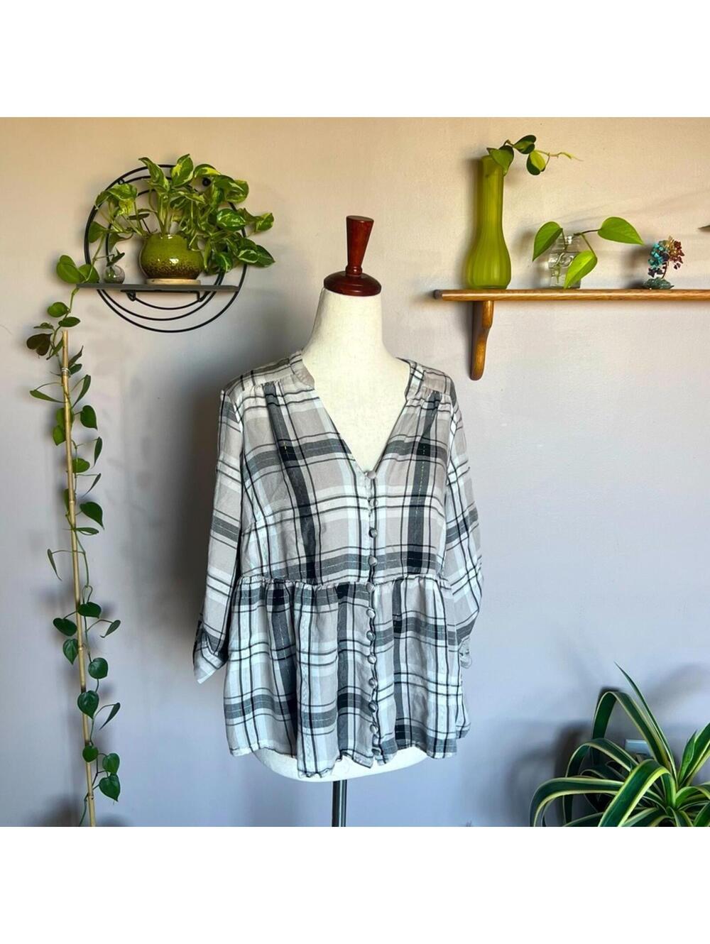 Torrid Plaid Peplum Blouse Size 00 Black Gray Gold Button Front Babydoll Top